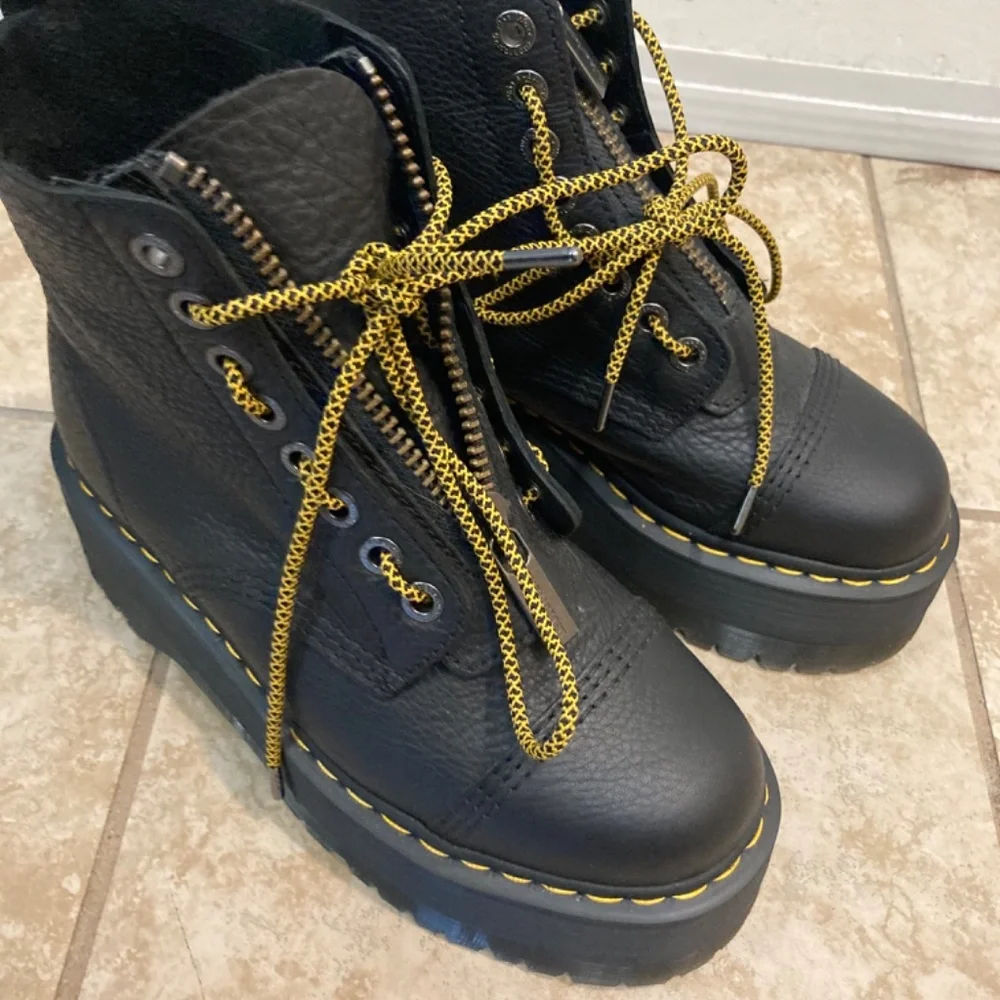 Dr. Marten Sinclair Max Pisa Leather Platform Boot - Picture 3 of 4